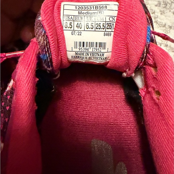 Brooks Adrenaline Dark Pink and Blue Cheetah Print Sneakers - Picture 4 of 4